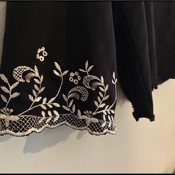 Floral top - Picture 3 of 3